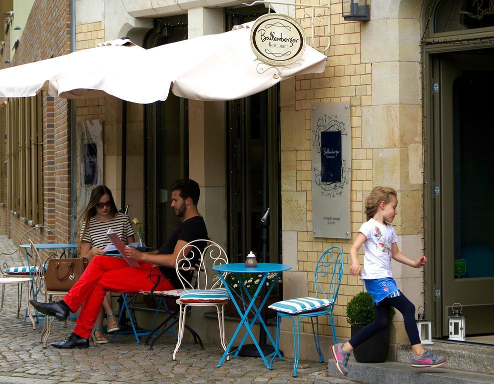 Schottennester Schlafen An Der Kraemerbruecke Erfurt Bagian luar foto